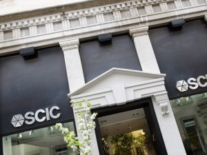 esterno dello showroom SCIC di Via Durini a Milano