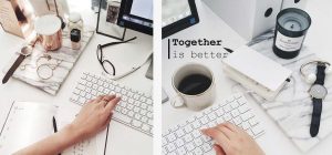 immagine a sinistra mano di donna che lavora al computer, sulla scrivania oggettistica "femminile" a destra mano maschile che lavora al mac, con ogettistica maschile, la scritta recita: together is better!