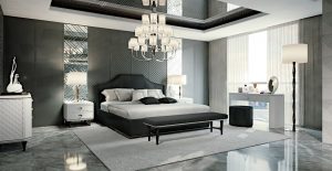 master bedroom, boiserie BELLAGIO con pannelli in specchio incisi, pannelli lisci e pannelli matelassé. I complementi come comodini, lady desk, cassettiera, benché sono tutti della linea BELGIO. Il letto è della compagnia CARRARESE le luci sono di OFFICINA LUCE